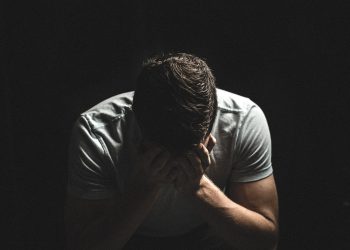 Hnev bezmocného „transfóbneho“ otca, ktorý v noci nevie spať