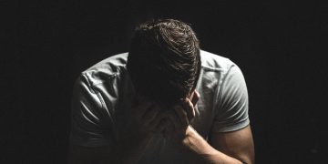 Hnev bezmocného „transfóbneho“ otca, ktorý v noci nevie spať