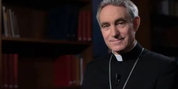 Arcibiskup Georg Gänswein: Viera v Európe upadá. Východiskom z krízy nie je zmena doktríny