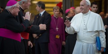 Revolúcia v Cirkvi napreduje: Pápež František oficiálne schválil požehnávanie homosexuálnych párov