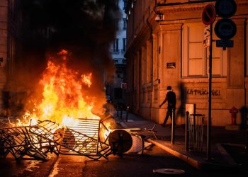 Ovládajú Francúzsko gangy? O nepokojoch a stratených územiach republiky