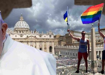 Pápež František sa vyhol priamej odpovedi na „ťažkú“ otázku o homosexuáloch, ktorí odmietajú žiť v čistote