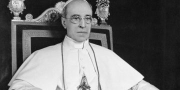 Pius XII. zachraňoval Židov a riskoval život, keď konal proti Hitlerovi. Historici odsudzujú ľavicové lži