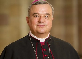 Nemecký biskup žiada kňazov, aby „požehnávali“ homosexuálne zväzky, odvoláva sa na pápeža Františka a Synodálnu cestu