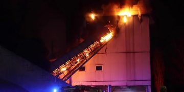 Berlín: Klimatickí teroristi podpálili cementáreň v Berlíne. Vyzývajú na násilie