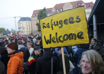 Elity otvorili dvere imigrácii a chaosu. Západ je v ohrození