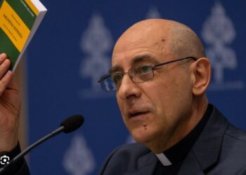 Sláva a tiene „Dignitas infinita“. Čo hovorí Fernándezov nový dokument?