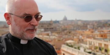 Páter Prof. Kowalczyk: podstatou Cirkvi nie je bičovať sa za skutočné a vymyslené hriechy svojich členov, ale ohlasovať radostnú zvesť